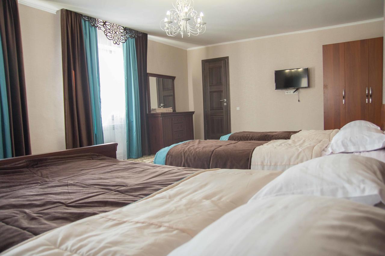 Mount Yard Karakol Hotel Bagian luar foto